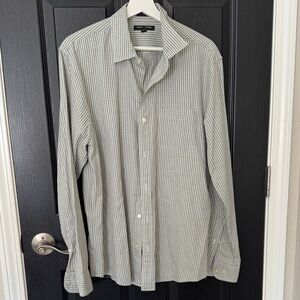 Banana Republic Men's Gingham Shirt Untucked - Black and White